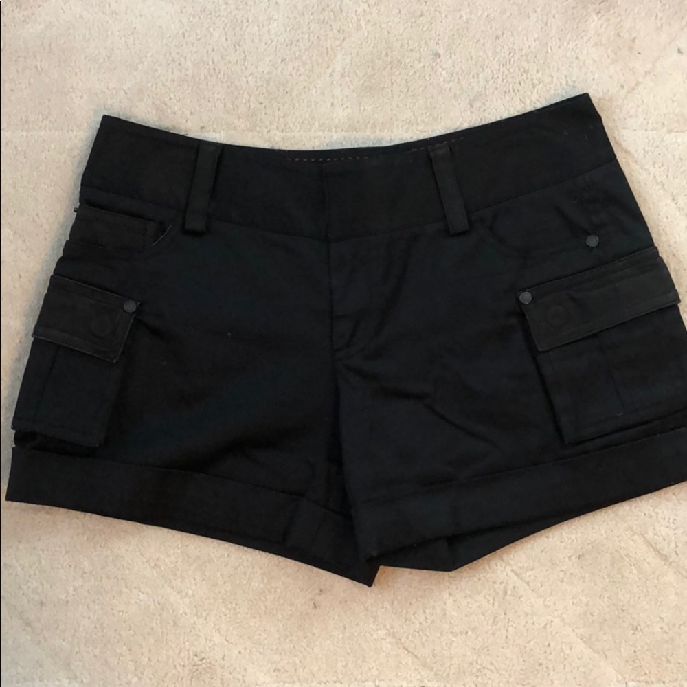 Alice + Olivia Cady shorts 4 black leather trim